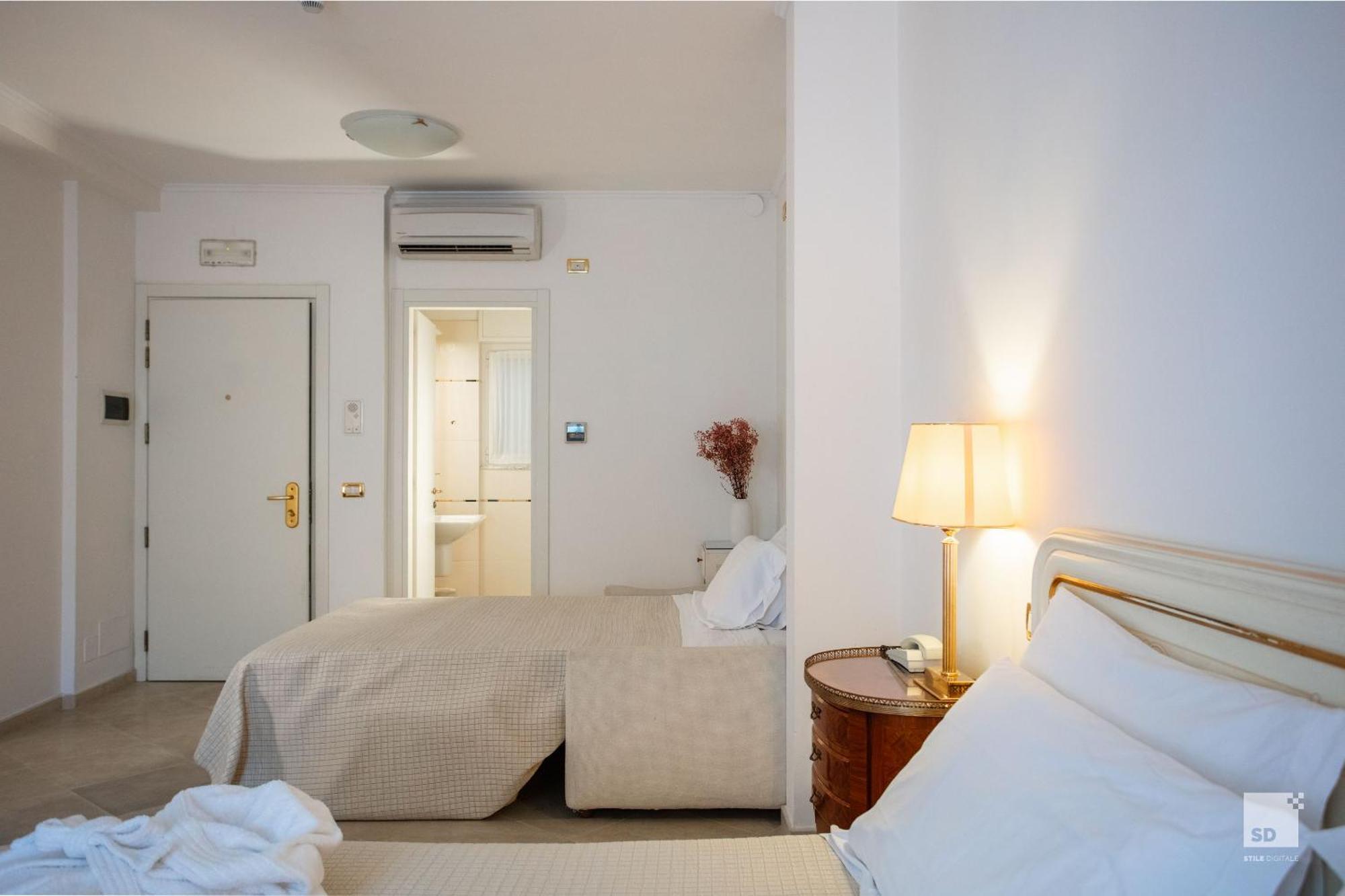 Hotel Villa Elena Varazze Exteriör bild
