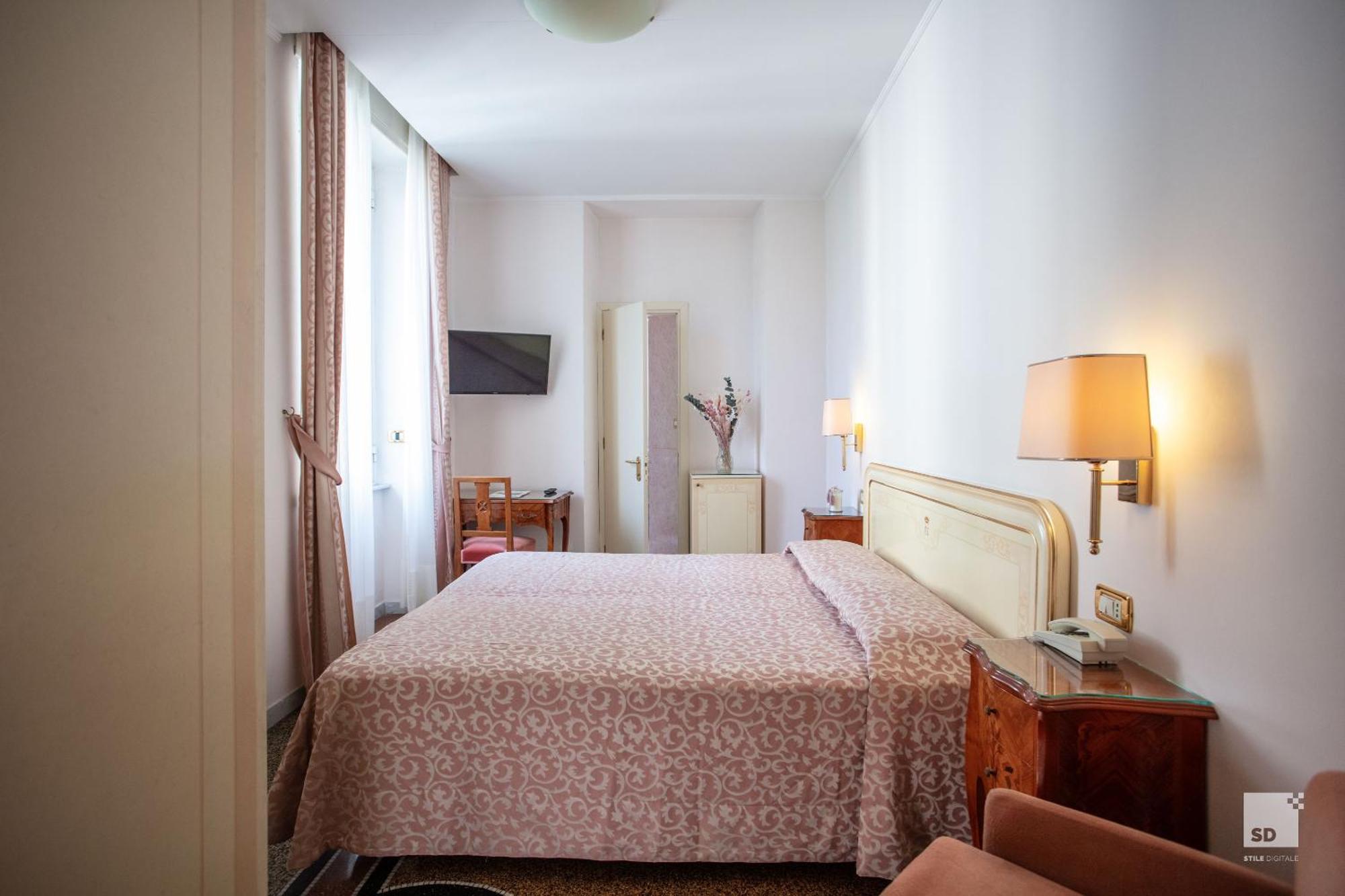 Hotel Villa Elena Varazze Exteriör bild