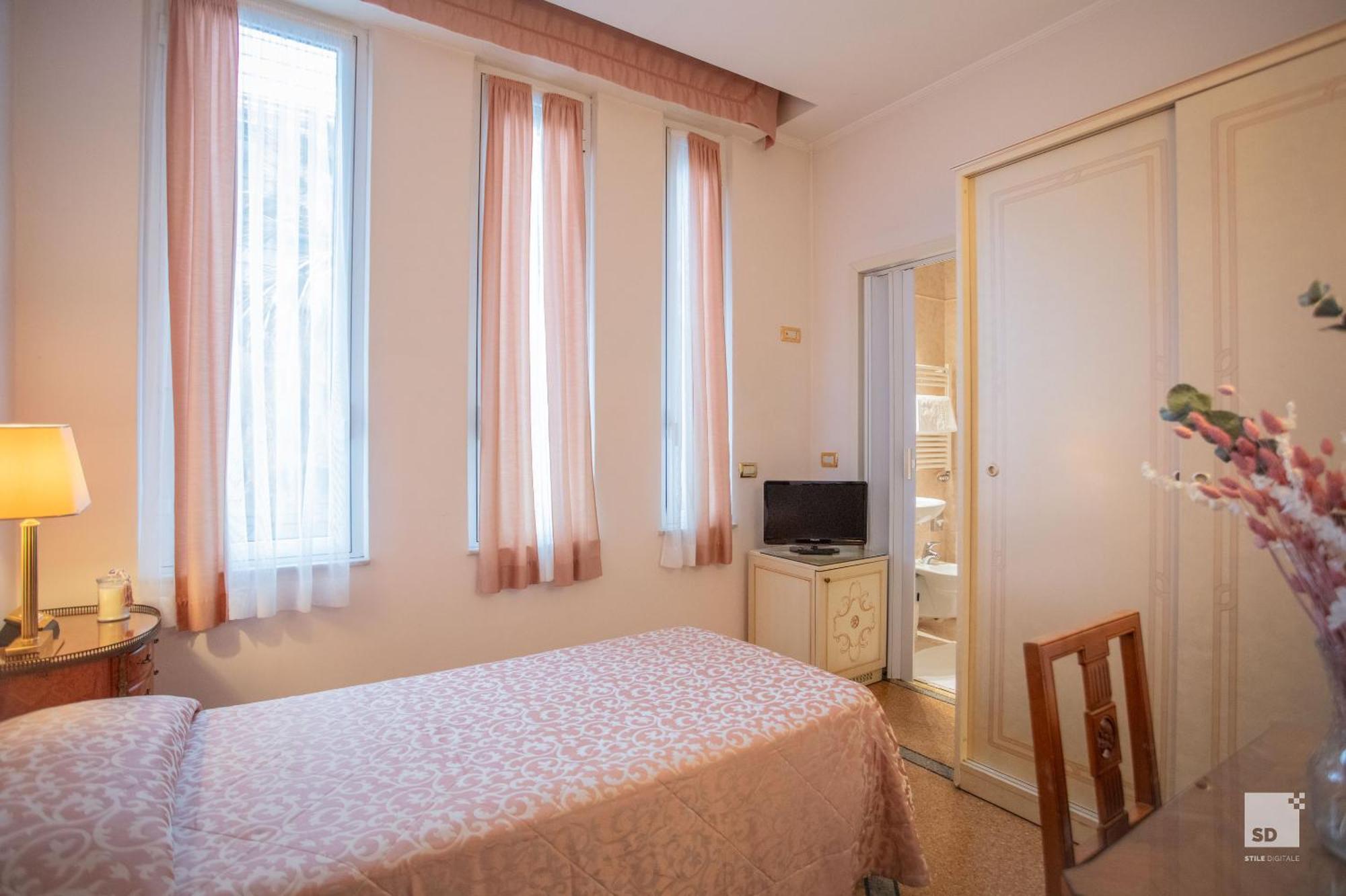 Hotel Villa Elena Varazze Exteriör bild
